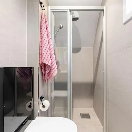 Hébergement de vacances Charming Town House With A Cozy Loft *